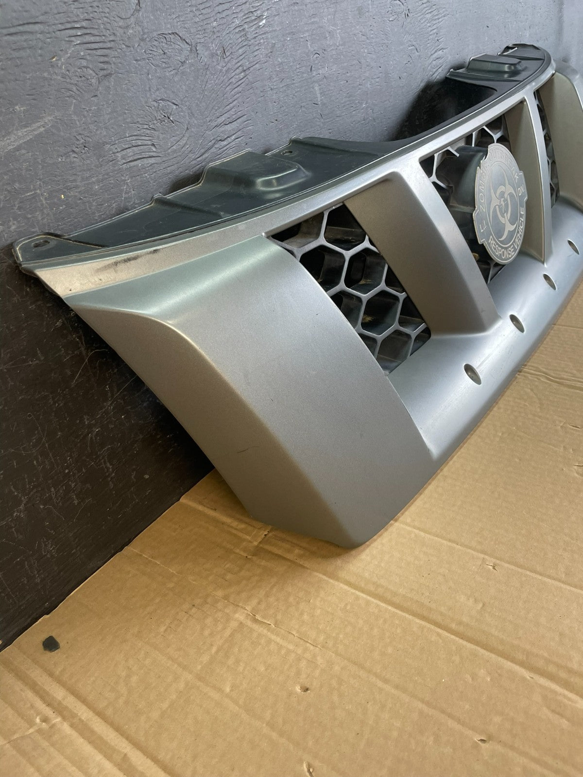 2005 2006 2007 2008 Nissan Xterra Front Upper Grill Grille AC9695 DG1