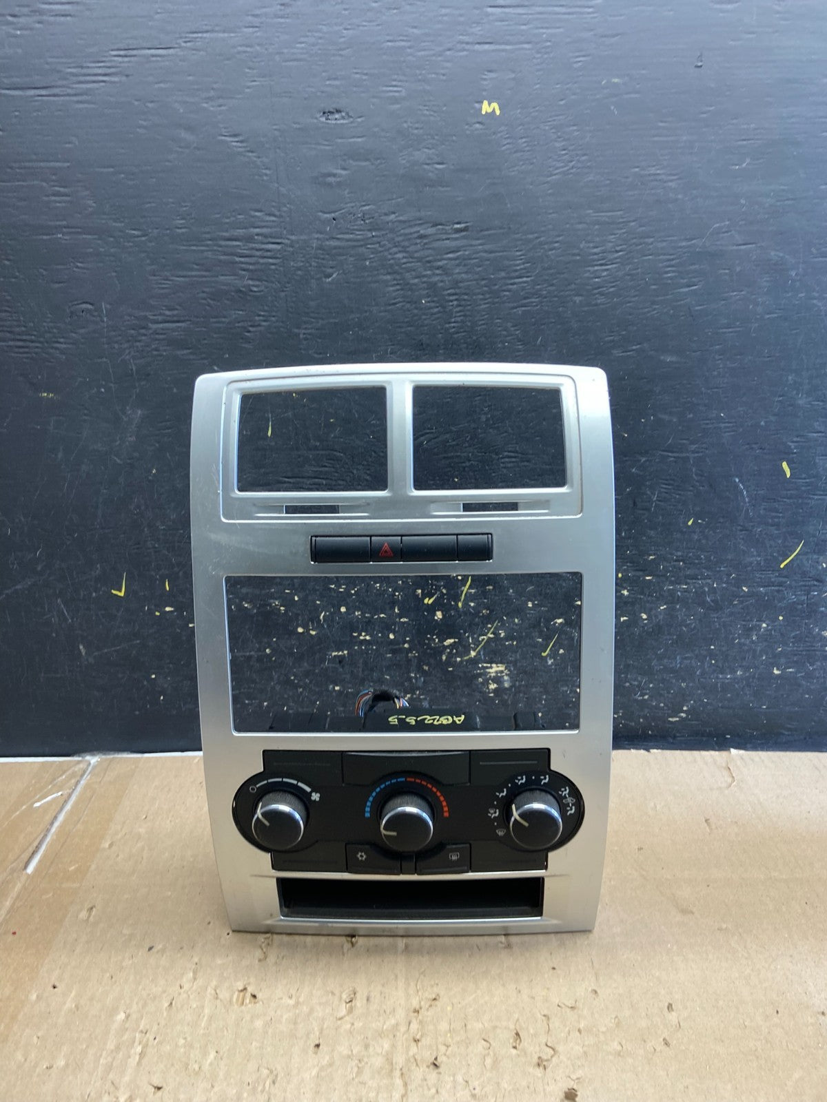 2008 - 2010 Dodge Charger Dash Climate Temperature Control Radio Bezel AB2255 DG0