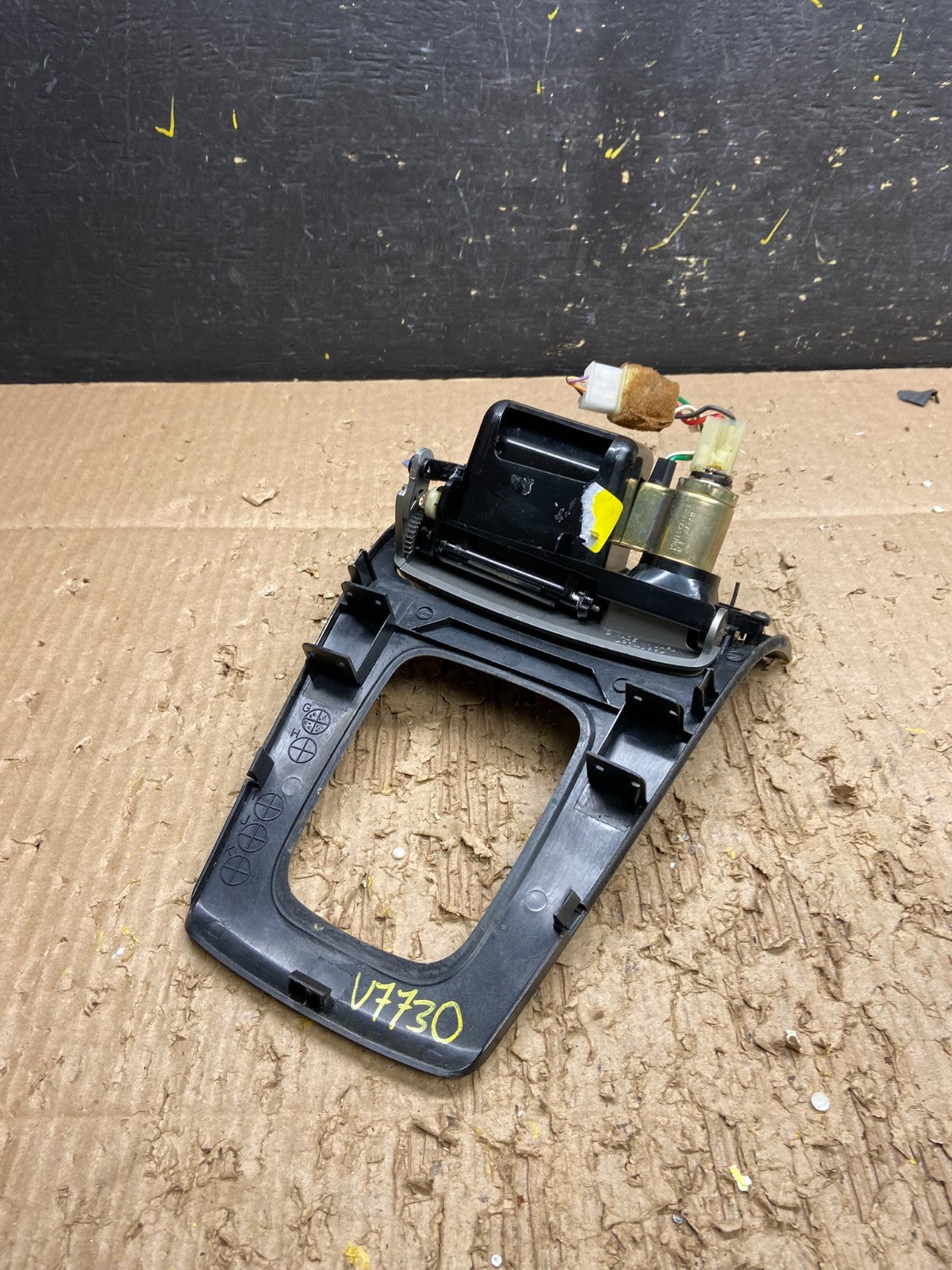2003 - 2008 Subaru Forester Center Console Shifter Bezel  Trim V7730 DG2