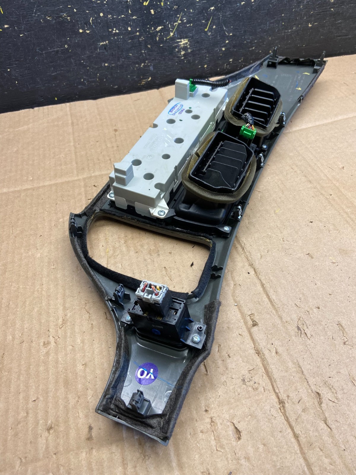 2005 to 2010 Honda Odyssey  Radio Climate Control Dash Trim Bezel Oem AA4917 DG3
