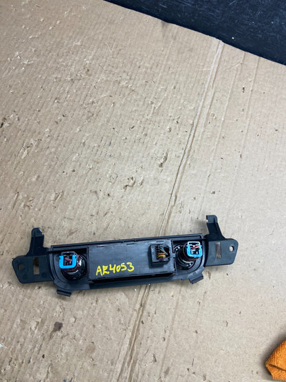 2007 - 2014 Chevrolet Tahoe Yukon Pedal Traction Control Switch ae4053 DG5