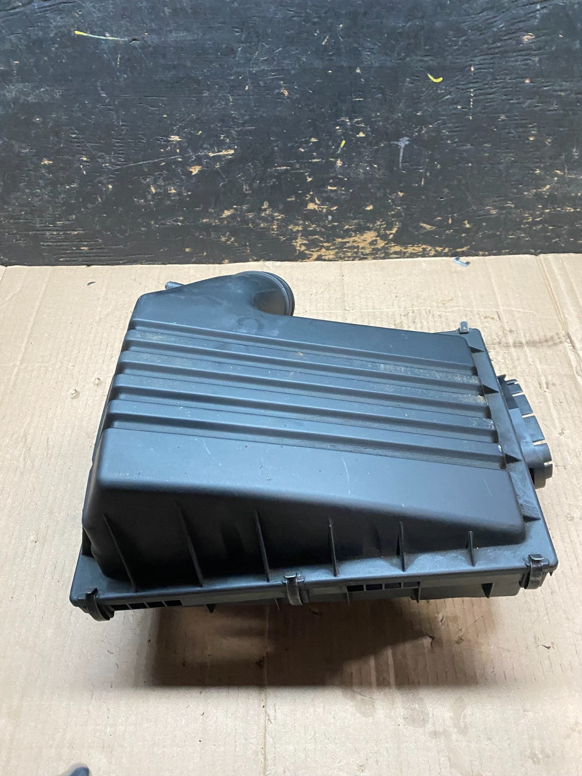2007 to 2010 BMW X5 Air Intake Cleaner Filter Housing Box OEM V97872