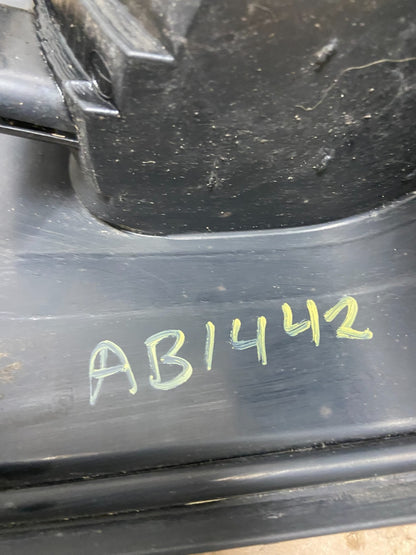 2003 to 2006 Lincoln Navigator Right Passenger Side Tail Light Oem AB1442 LK7