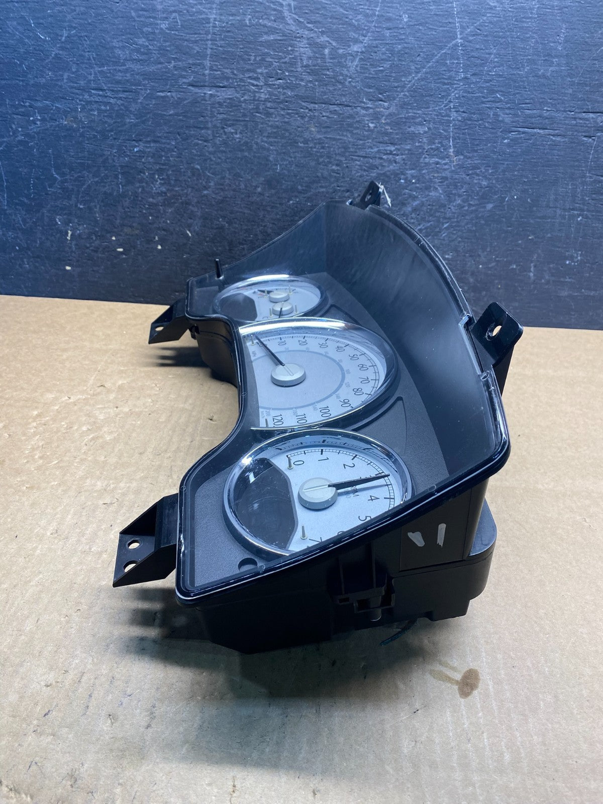 2007 to 2008 Chrysler Aspen Speedometer Cluster Gauge AG7414 DG2
