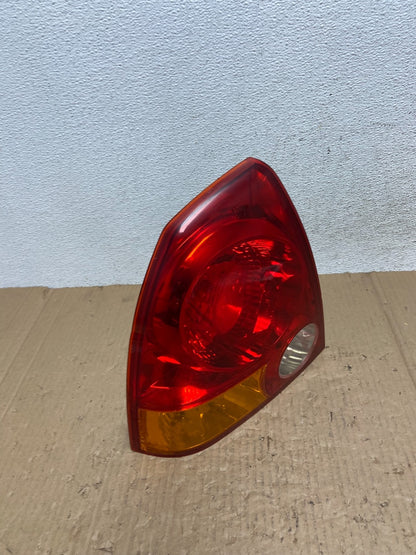 2003 to 2004 Hyundai Accent Sedan Left Driver LH Tail Light ae9069 DG2