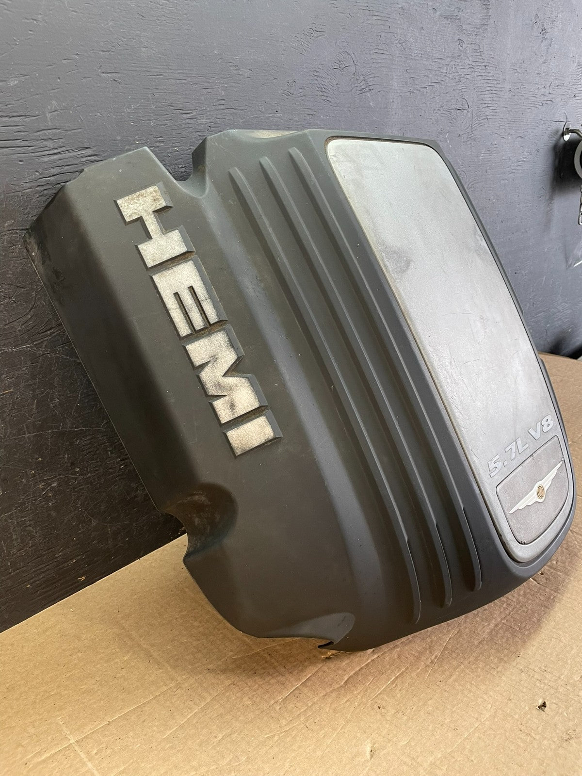 2005 to 2010 Chrysler 300 5.7L V8 Hemi Engine Motor Cover af5315 DG2
