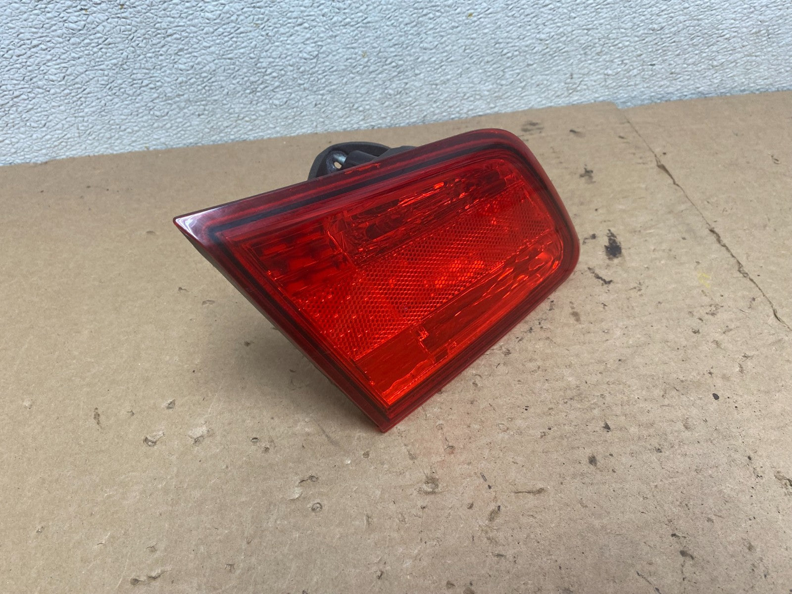 2010-2014 Subaru Legacy Left Driver LH Side Tail Light Inner OEM P4999 DW2
