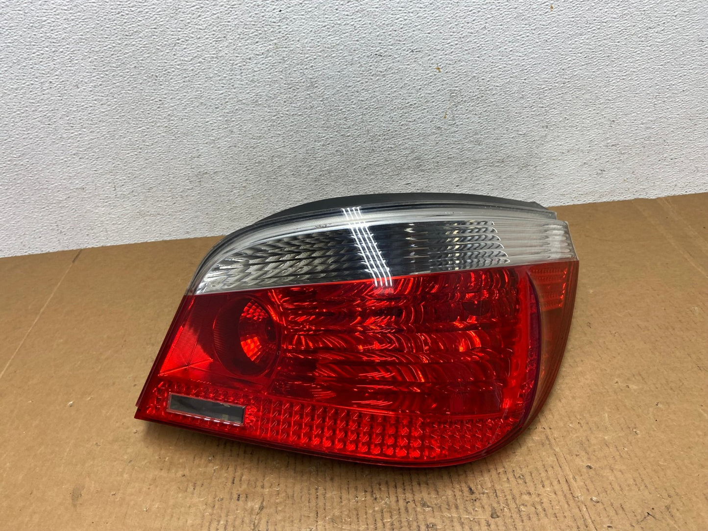 2004 - 2007 BMW 5 Series E60 Right Passenger RH Side Tail Light AE0411 LK0