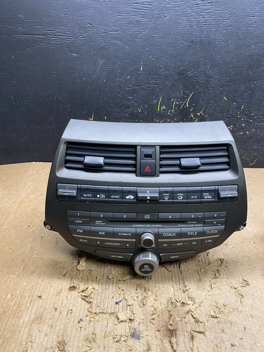 2008 to 2012 Honda Accord Front Radio Control AM./FM CD Climate Control Z9827 DG0