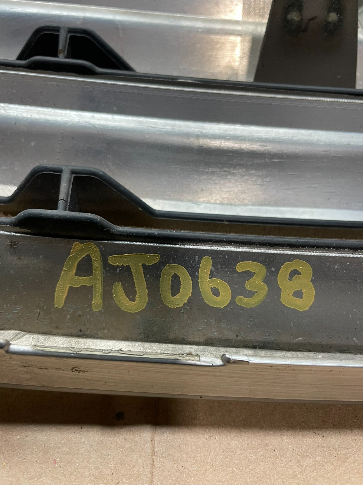 2011 to 2012 Toyota Avalon Front Upper Grill Grille AJ0638 DG5