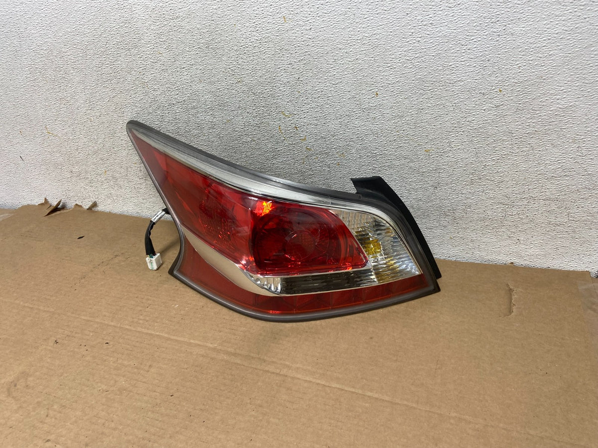 2013 2014 2015 Nissan Altima Left Driver LH Side Tail Light AH3117 DW2
