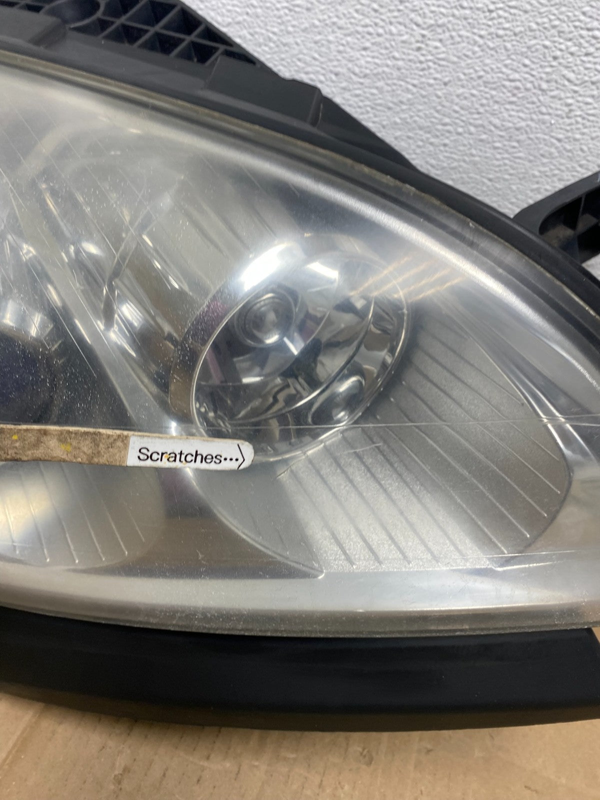 2007 to 2010 Saturn Outlook Right Passenger RH Halogen Headlight OEM AB8113 DW3