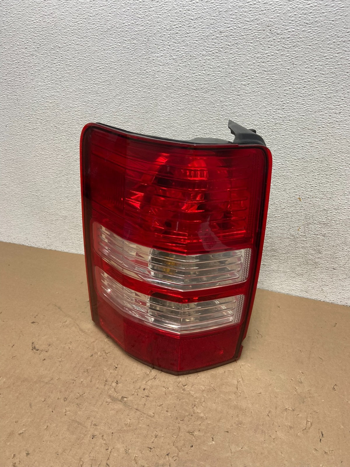 2008 to 2012 Jeep Liberty Left Driver Side Lh Tail Light AG43950