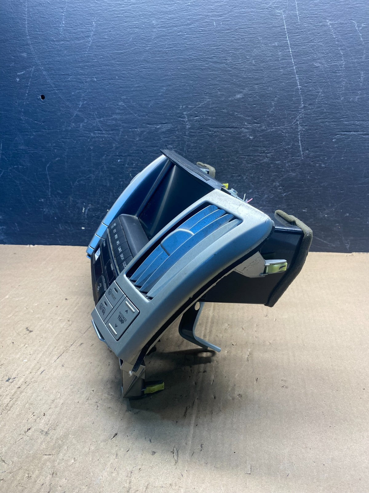 2006 to 2007 Lexus RX400H Radio Navigation Screen Climate Control AE7809 DW2