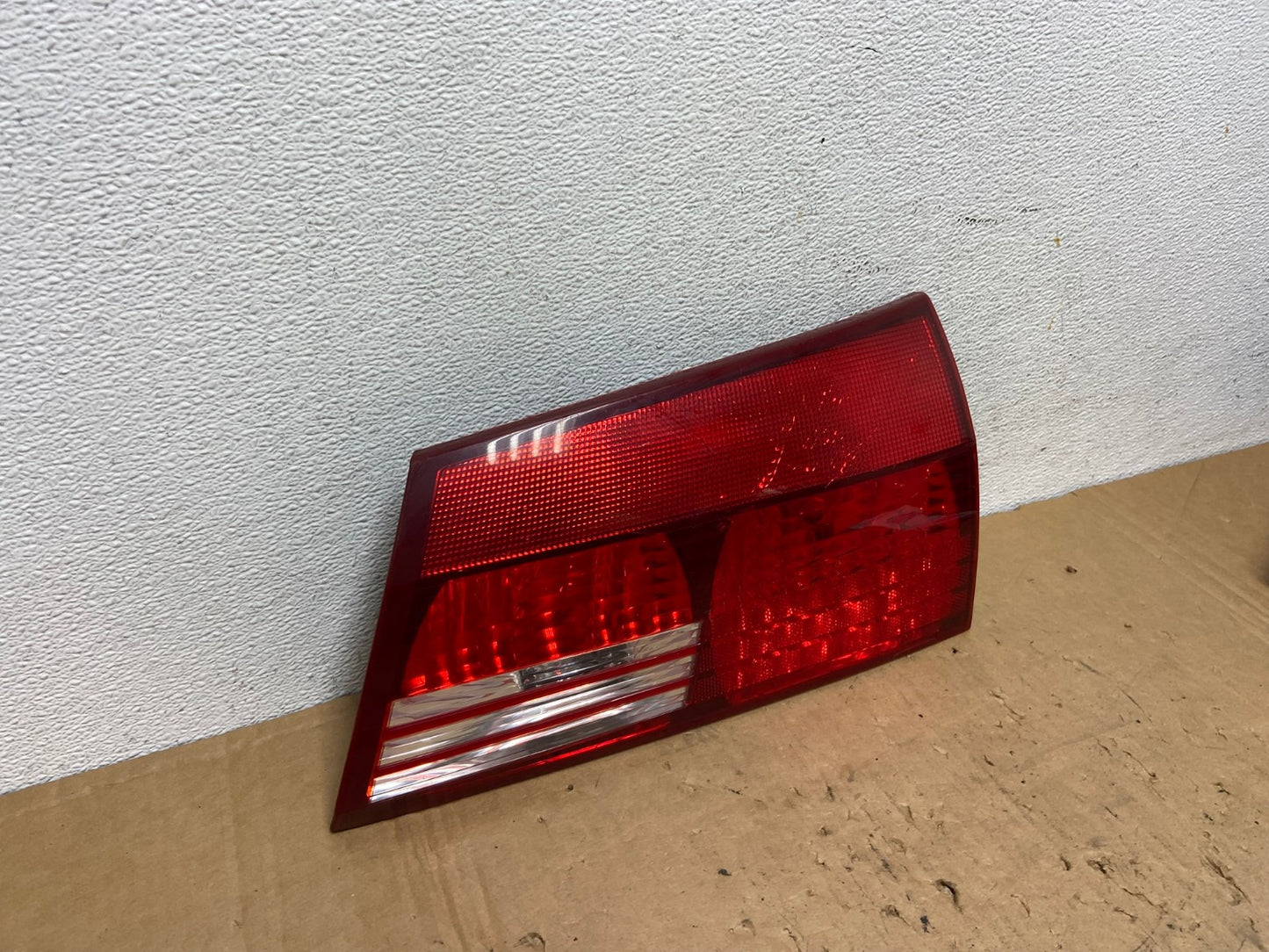 2004-2005 Toyota Sienna Right Passenger RH Side Inner Tail Light AD3108 LK2