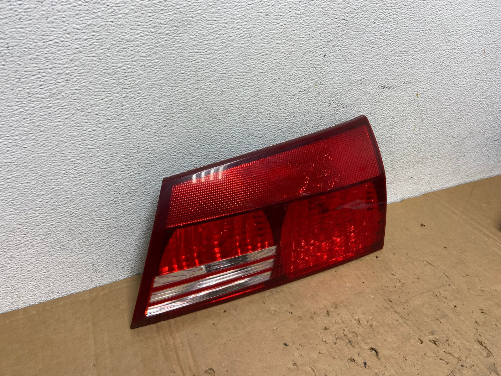 2004-2005 Toyota Sienna Right Passenger RH Side Inner Tail Light AD3108 LK2