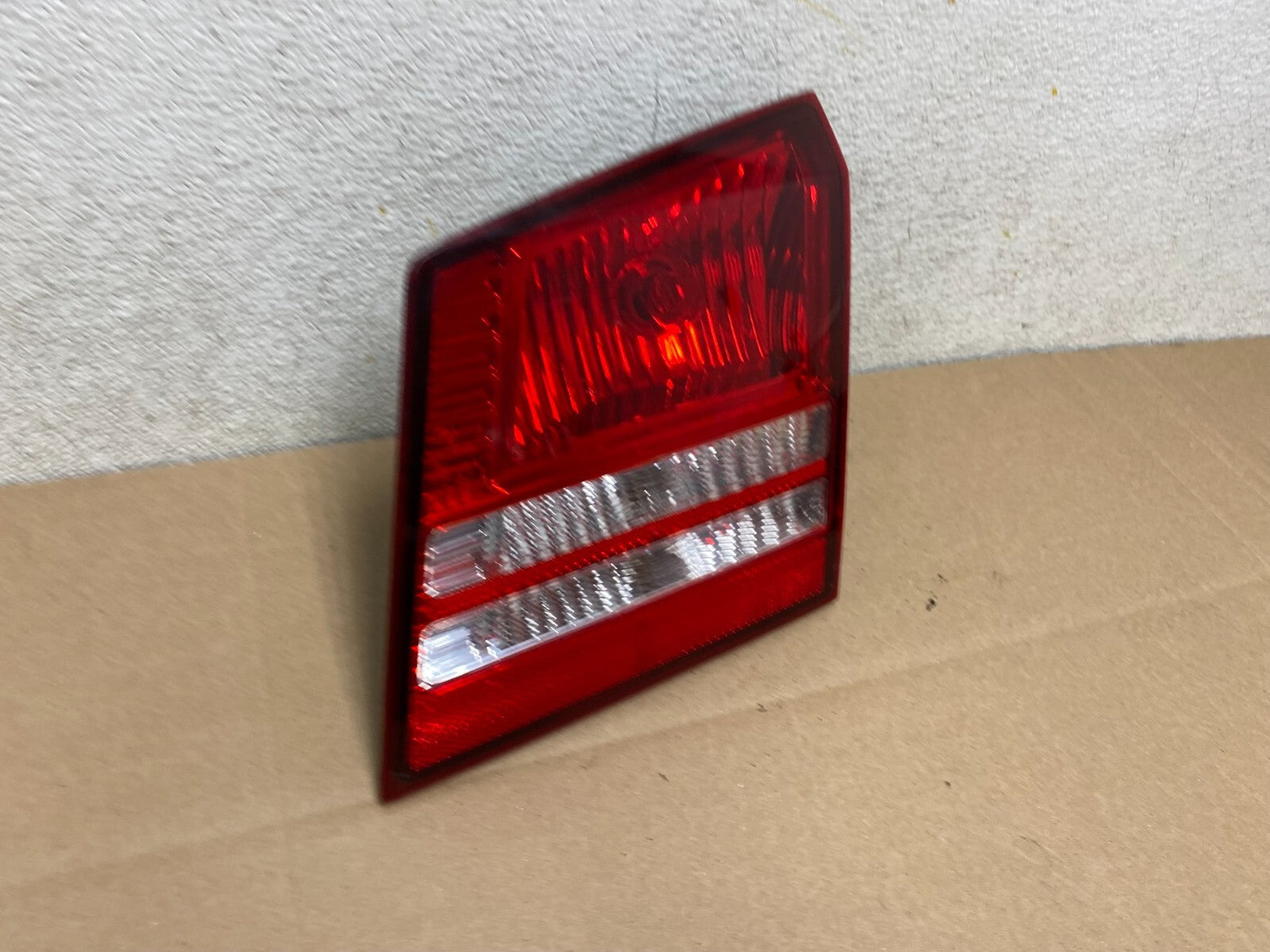 2009 2010 2011 Dodge Journey Right Passenger Rh  Tail Light Inner Oem J8260 DW2
