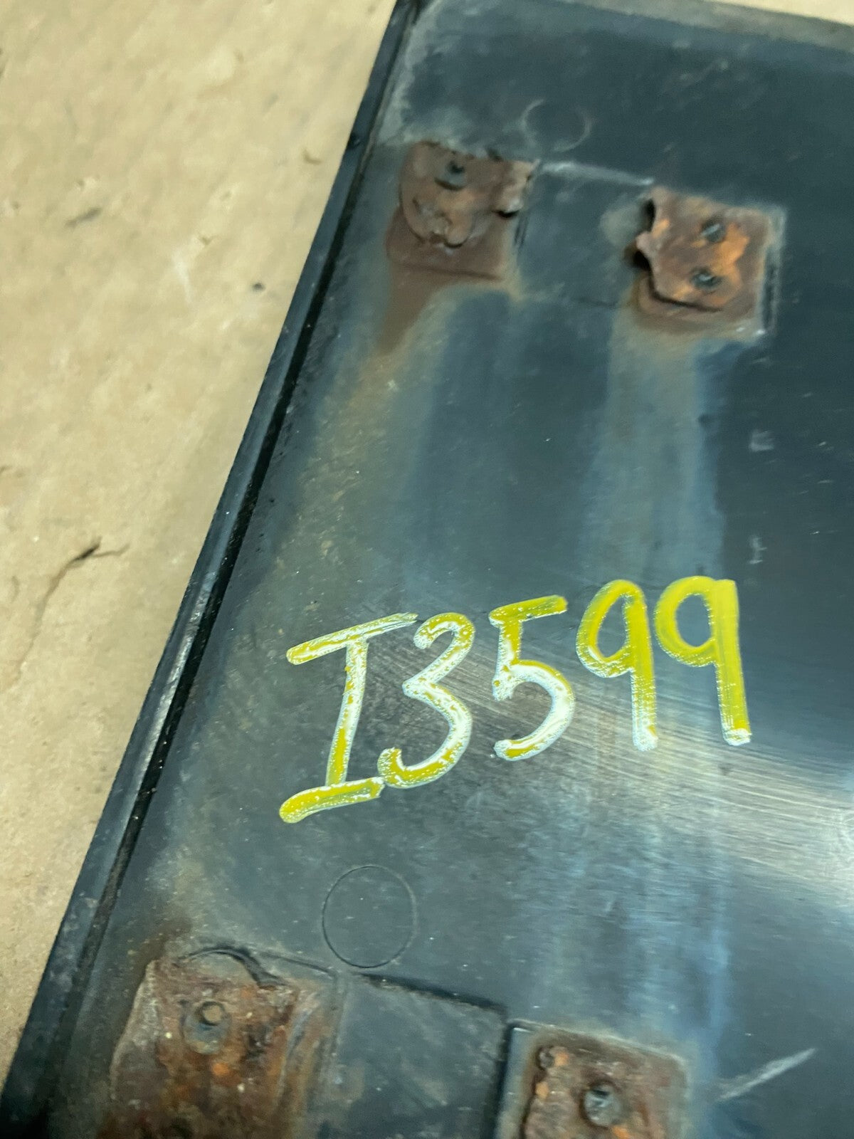 1989 - 1991 Plymouth Acclaim Center Tail Panel Finish Trunk License Plate i35997