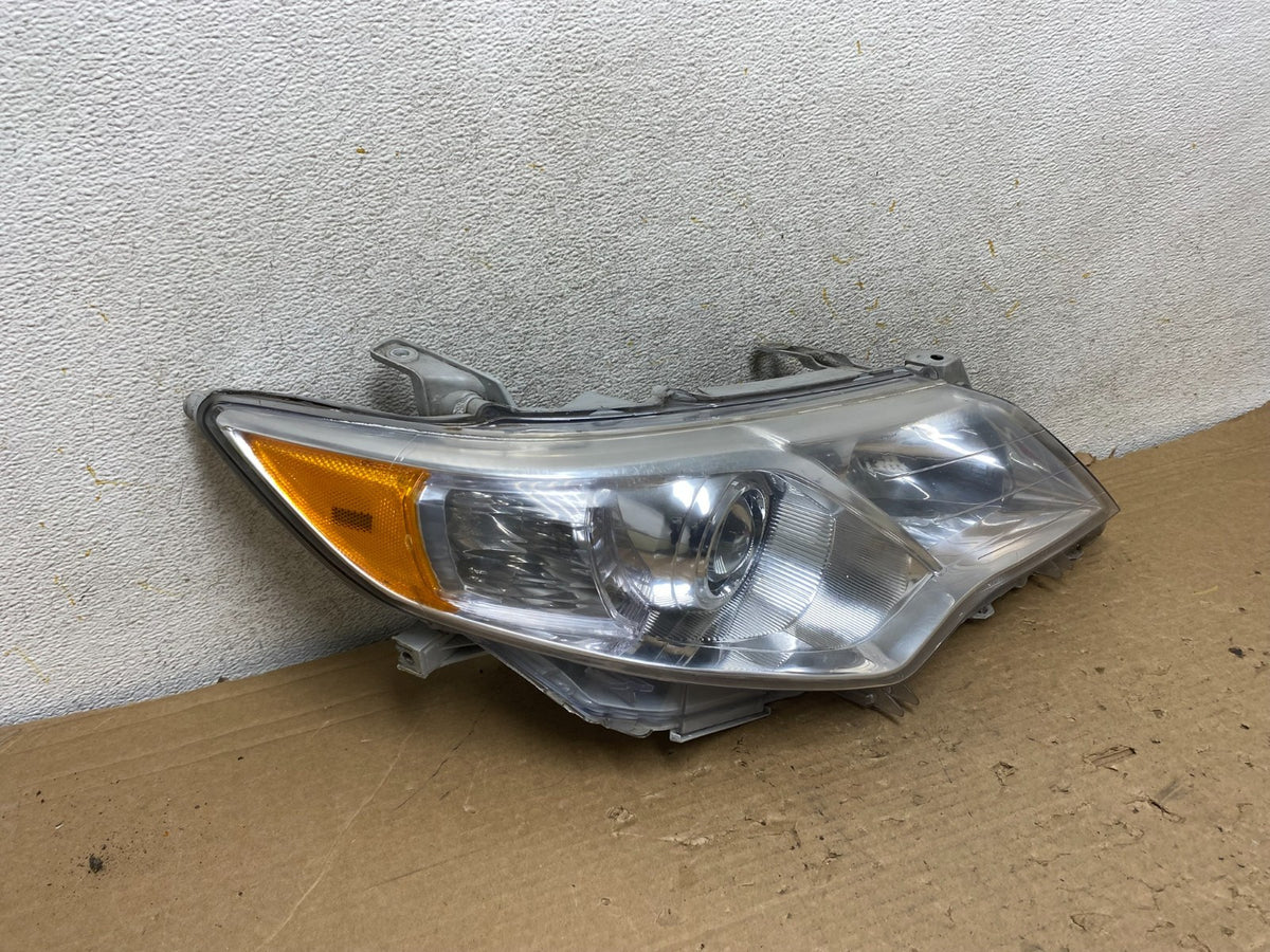 2012 2013 2014 Toyota Camry Right Passenger RH Halogen Headlight AH8998 DW1