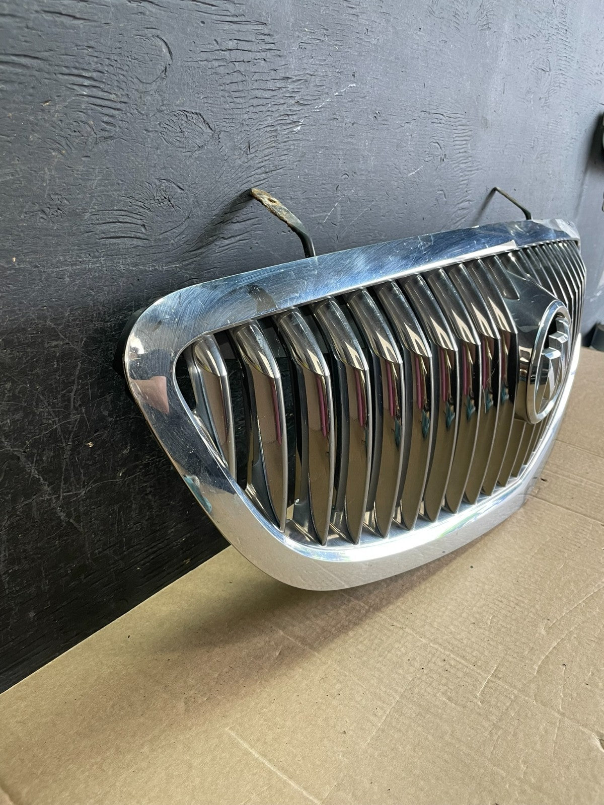 2008 to 2012 Buick Enclave Front Upper Grill Grille AF5251 DW2