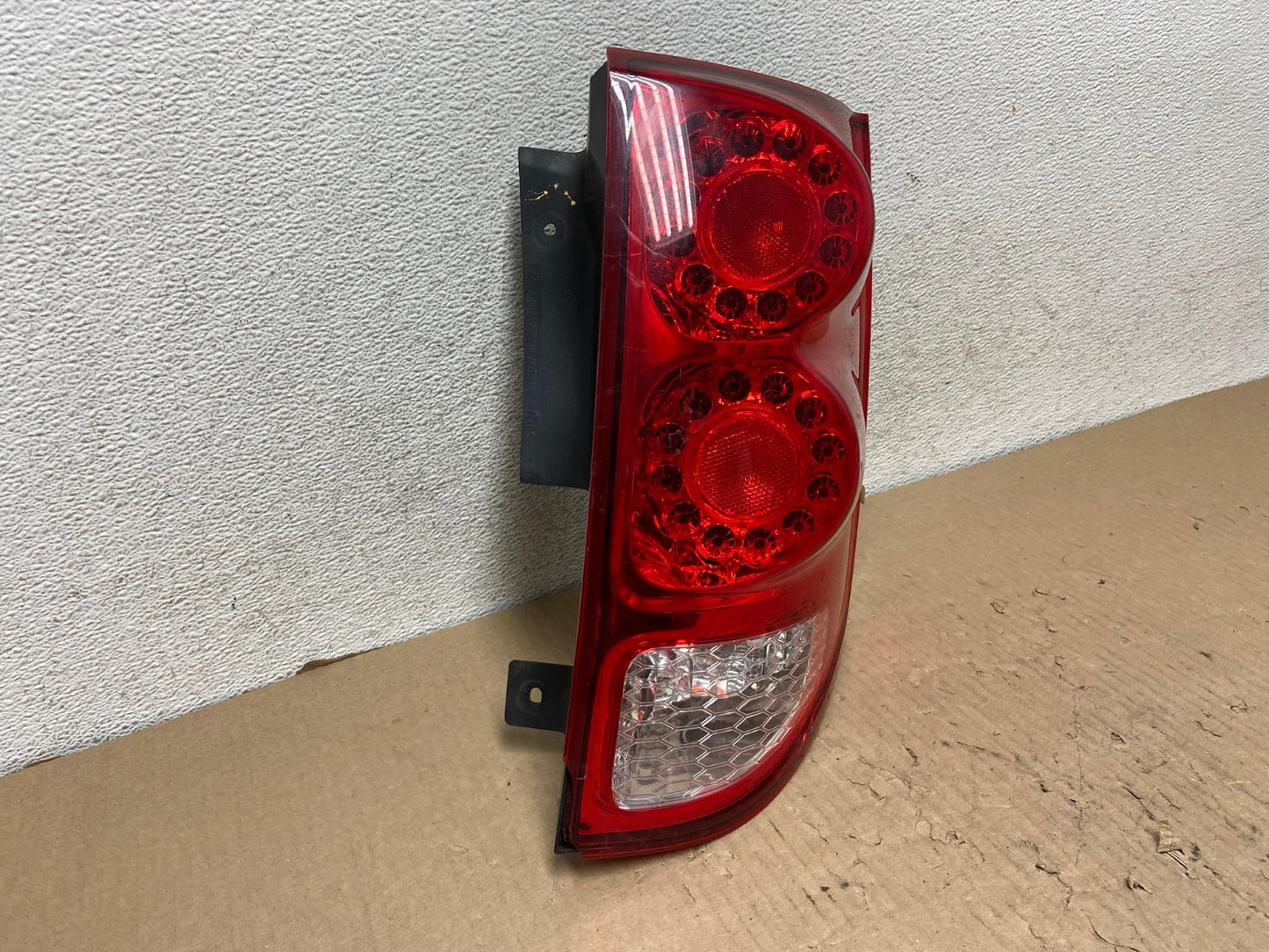 2011 - 2018 Dodge Grand Caravan Right Passenger RH Tail Light Led AG8034 LK1