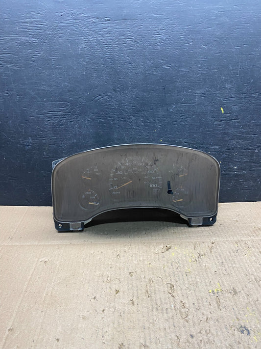2004 to 2007 Chevrolet Express Speedometer Cluster Gauge M8323 PS0