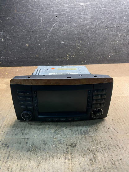 2006-2008 Mercedes W251 R350 R320 Head Command Navi Radio CD Player Y7404 DG0