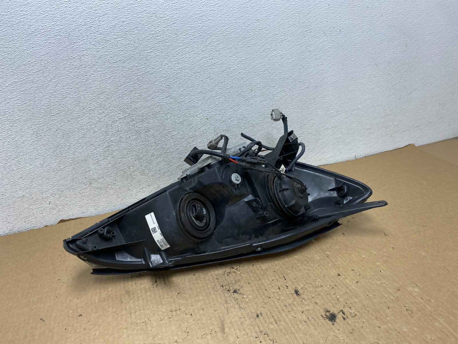2004-2005 Toyota Sienna Left Driver LH Side Xenon Headlight AG2296 DW7