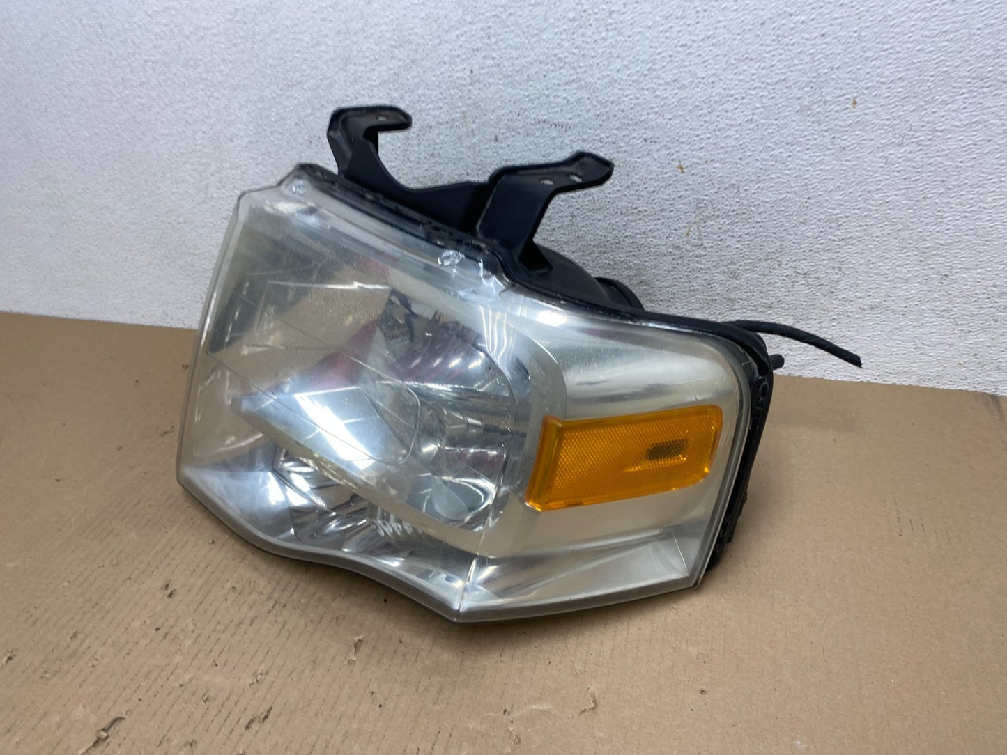 2007 - 2014 Ford Expedition Left Driver LH Side Headlight Halogen AE7262 DW1