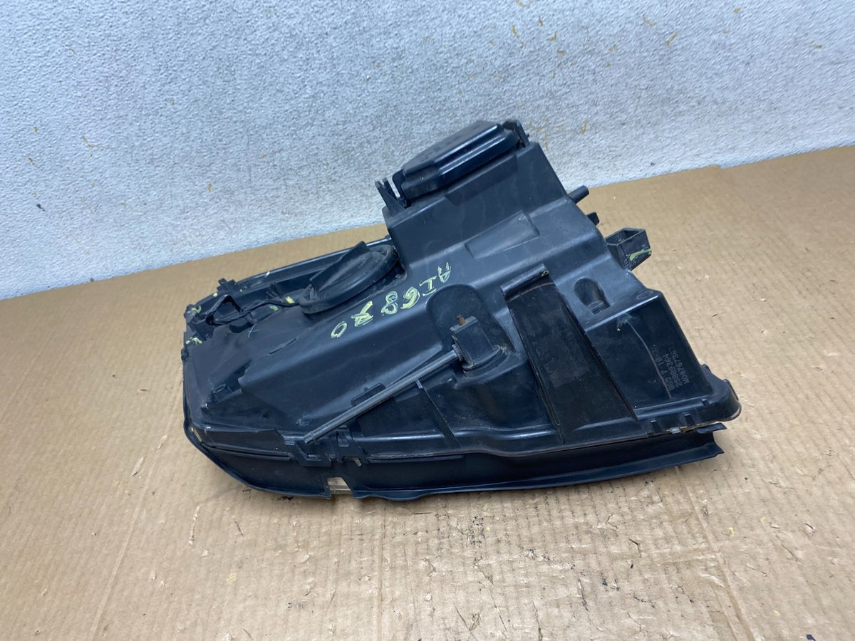2007 - 2014 Cadillac Escalade Right Passenger Side Xenon HID Headlight AI6870 DW12