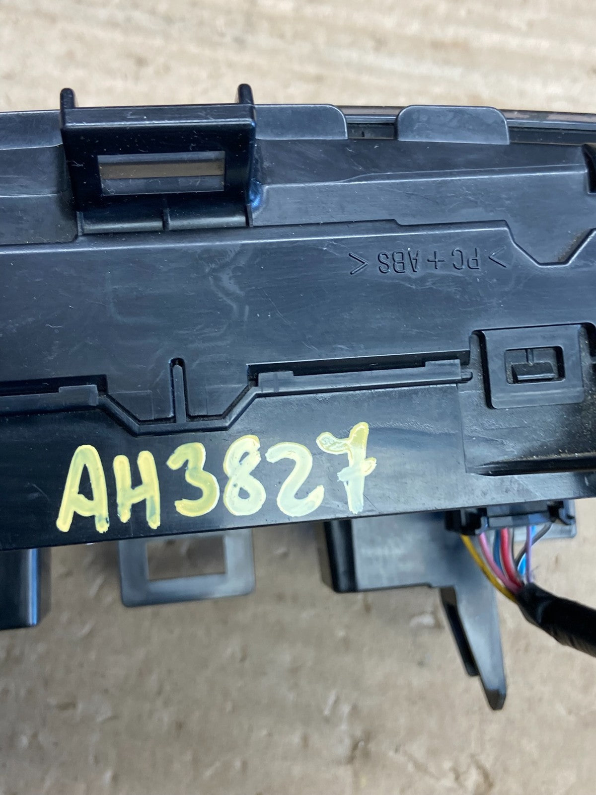 2014 Toyota Prius V Climate Heater A/C AC Control Panel AH3827 DG8