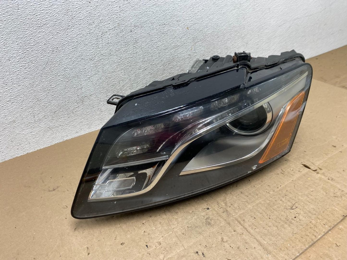 2009-2012 Audi Q5 Left Driver LH Side Xenon HID Headlight AE6468 DW2