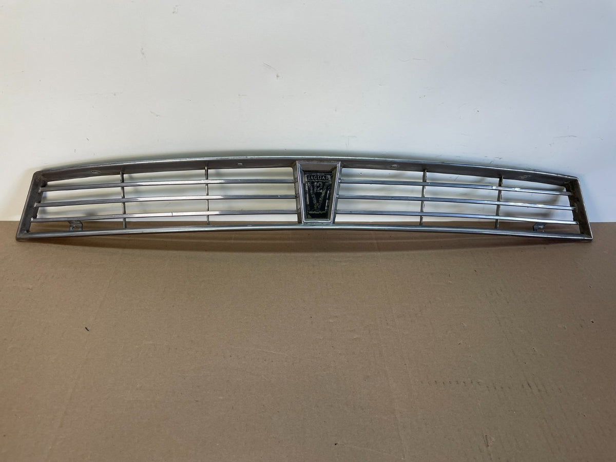 1984 to 1991 Jaguar XJS Front Upper Grille Grill AI0697 DG0