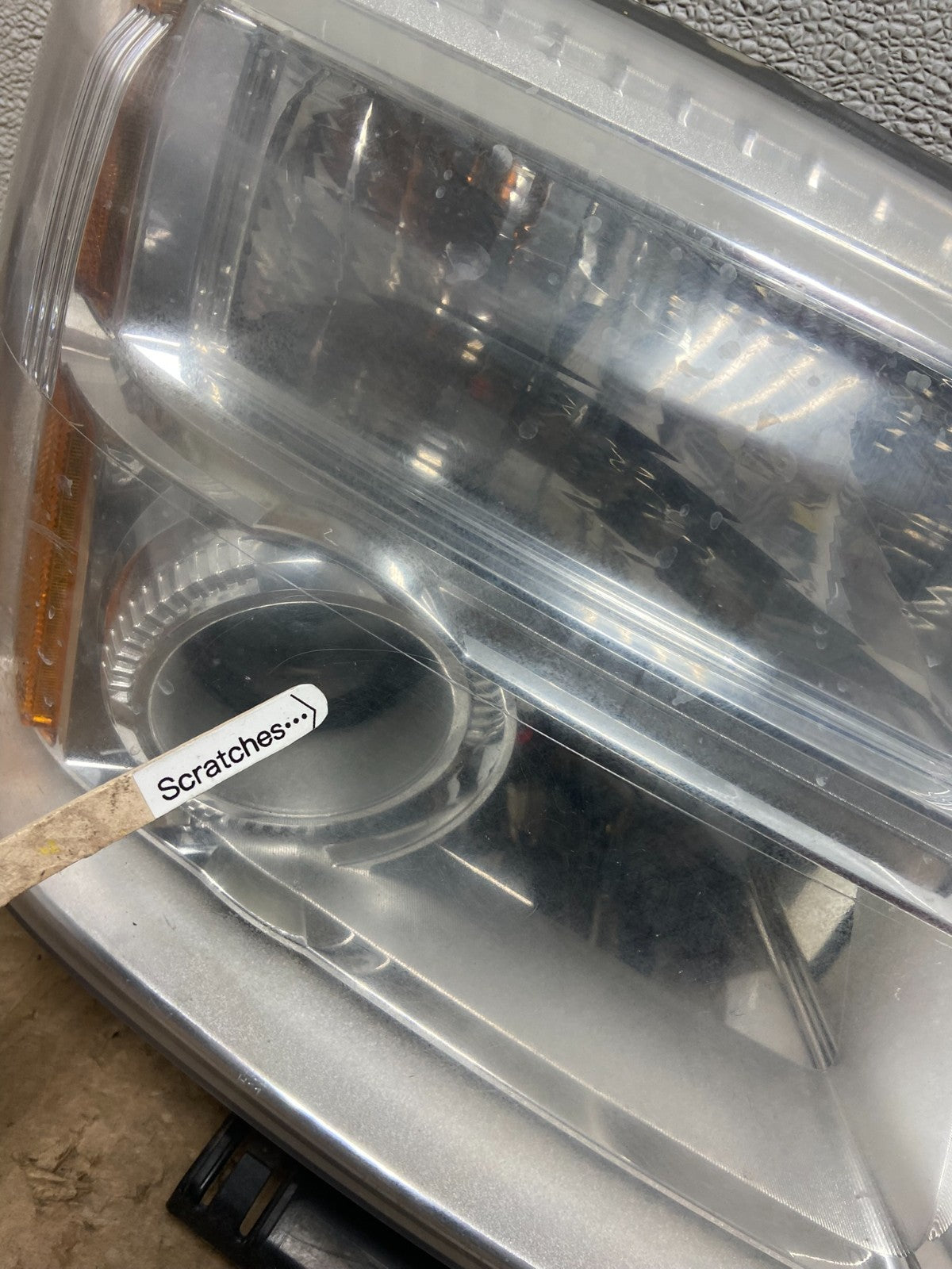 2010 to 2015 GMC Terrain Halogen Passenger Right Rh Side Headlight Oem Y9142 DW3