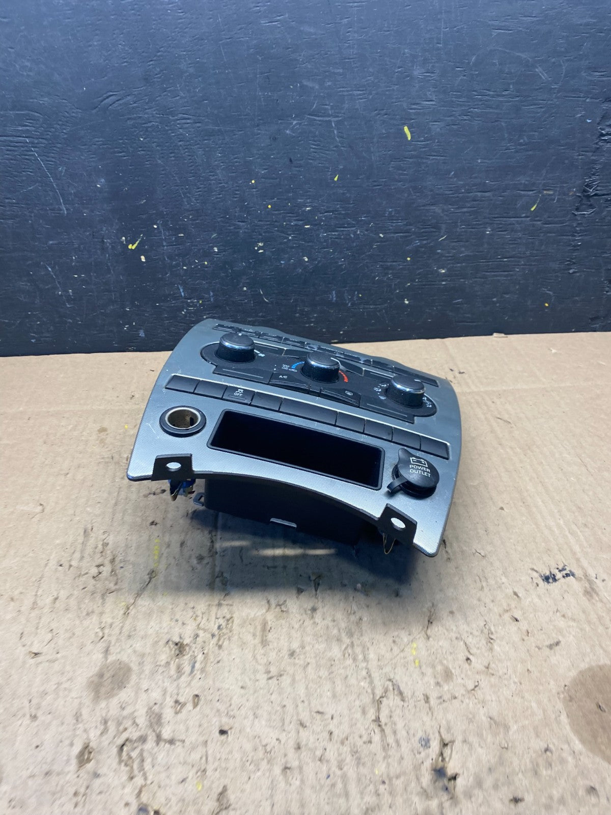 2005 2006 2007 Jeep Commander Grand Cherokee A/C Climate Control Bezel P7737 DG2