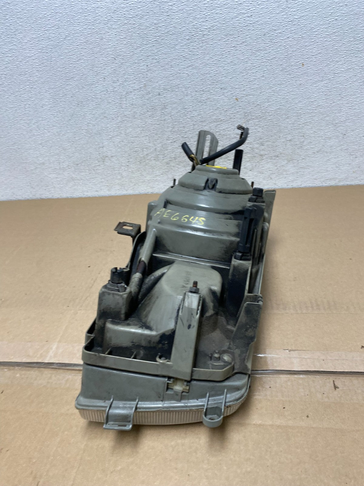 1981-1985 Mercedes 300SD 3.0L Left Driver LH Halogen Headlight ae6645 DG6