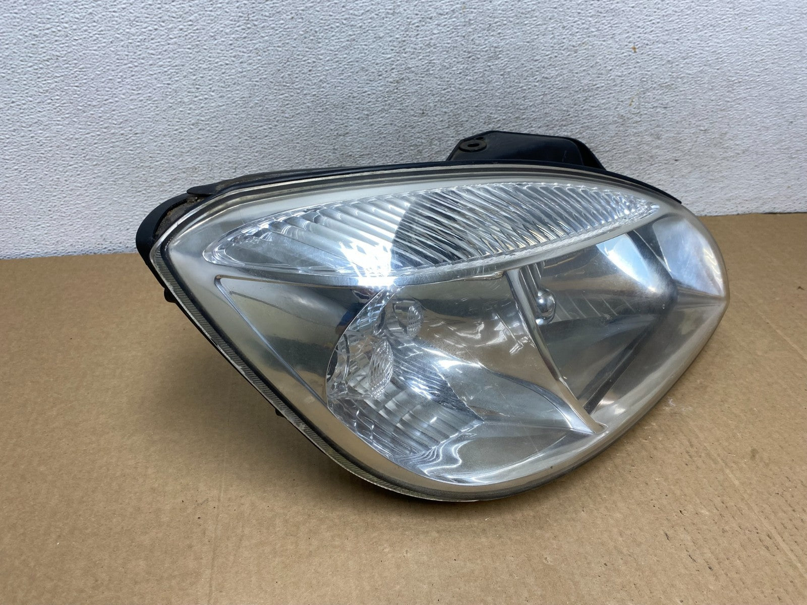 2006 2007 2008 Kia Rio Right Passenger RH Side Halogen Headlight AG1986 DW2