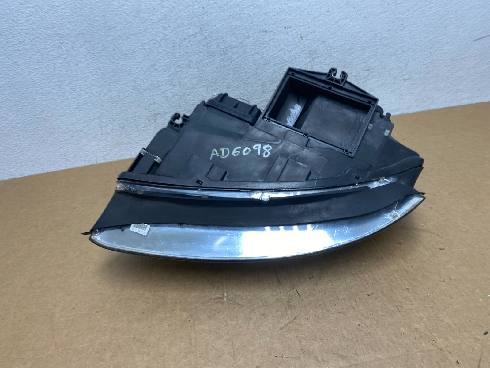 2002 - 2005 Audi A4 Sedan Right Passenger Halogen Headlight AD6098 DW8