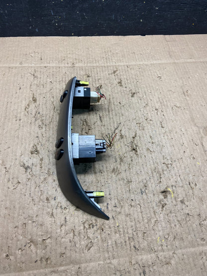2004 to 2010 Toyota Sienna Left Side Climate Switches Bezel Trim OEM Y2088 DG3