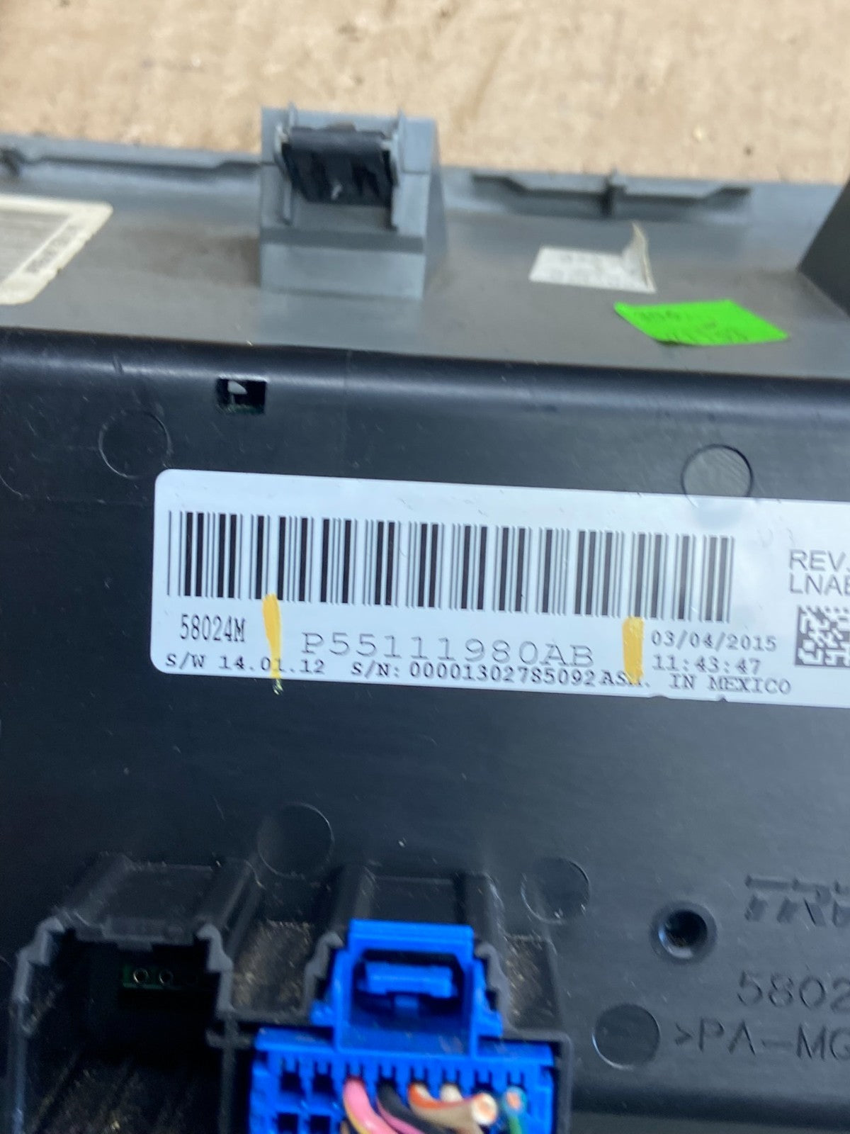 2007 to 2012 Dodge Nitro Dash Climate Temperature Control Radio Bezel AE3985 DG6