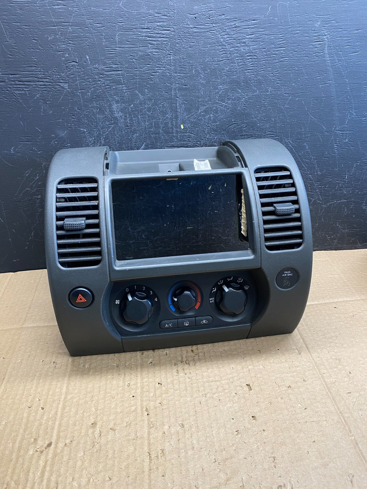 2005-2008 Nissan Xterra Radio A/C Heat Temperature Climate Control AC9503 DG0