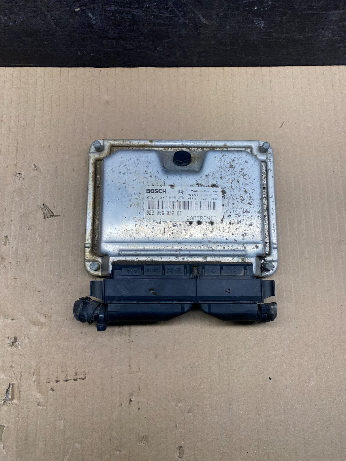 2003 2004 Porsche Cayenne Engine Computer Module ECM ECU AH7374 DG0