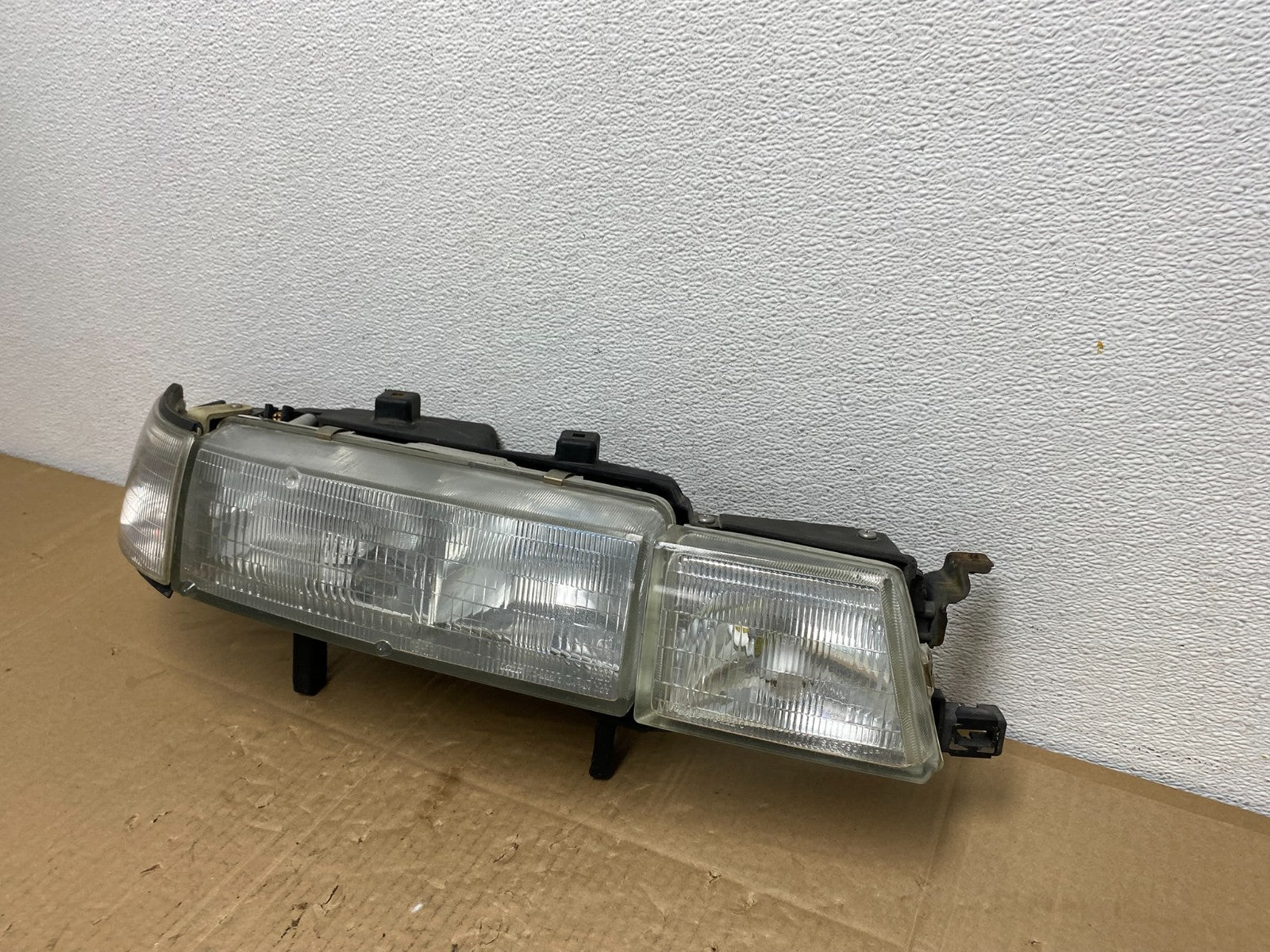1990 to 1993 Acura Integra Right Passenger Side Headlight Halogen AC3862 DG1