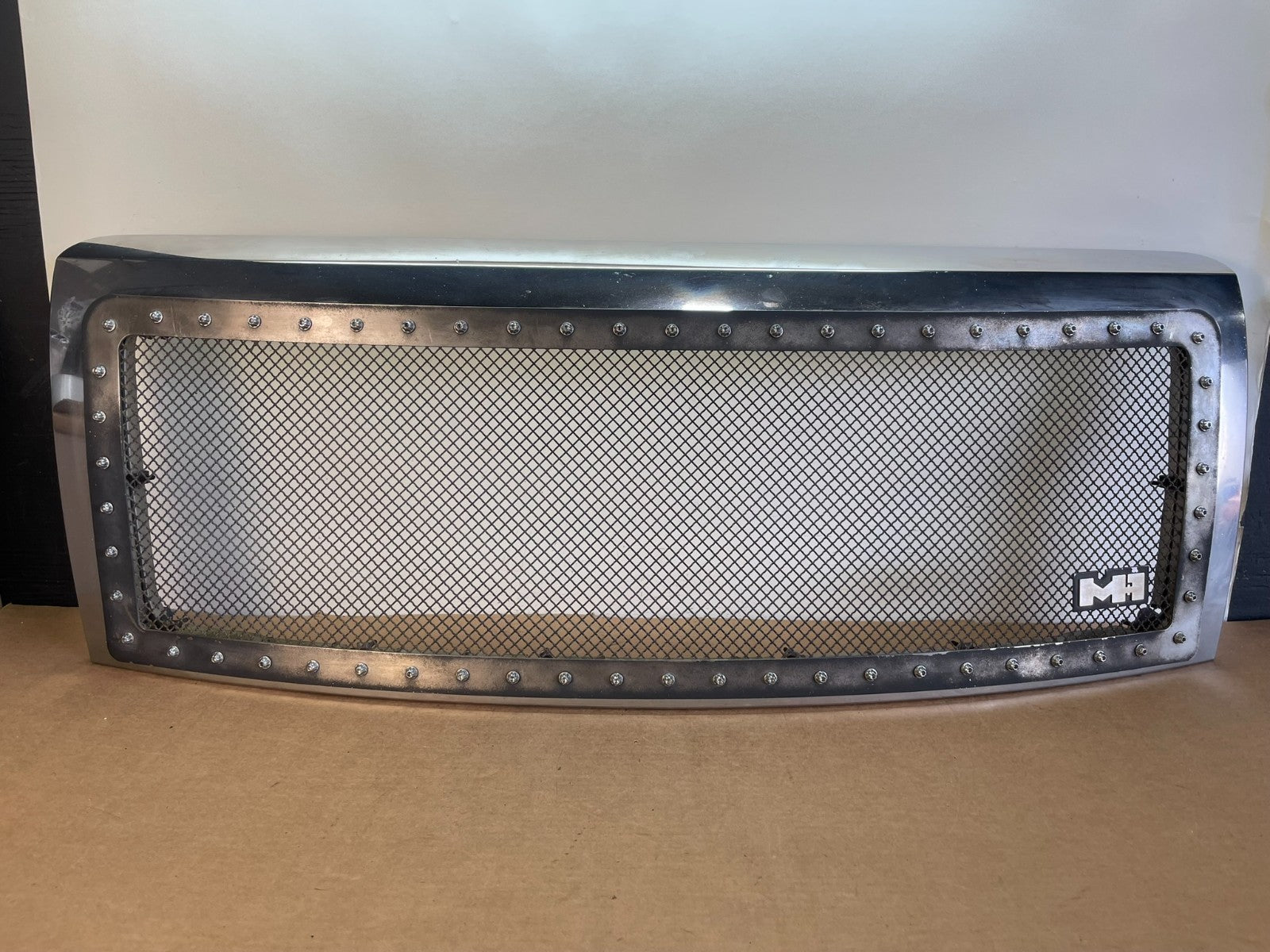2009 to 2014 Ford F-150 F150 XLT Chrome Front Upper Grille Grill AF85960