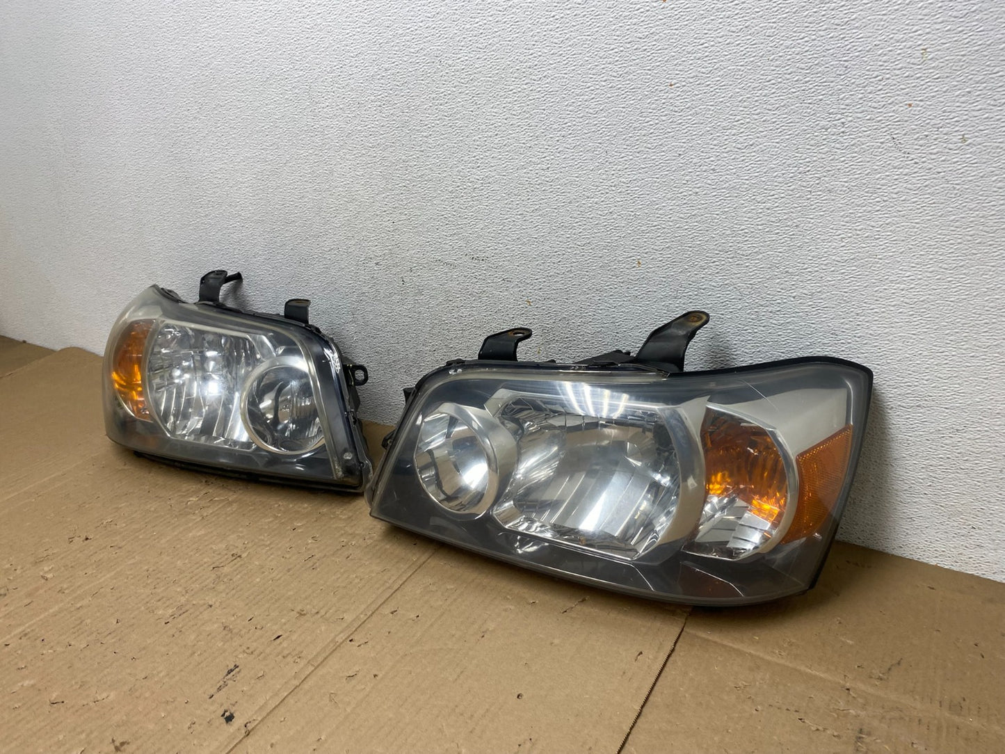 2004 2005 2006 Toyota Highlander Headlights Left+Right Side AE9044 DW1
