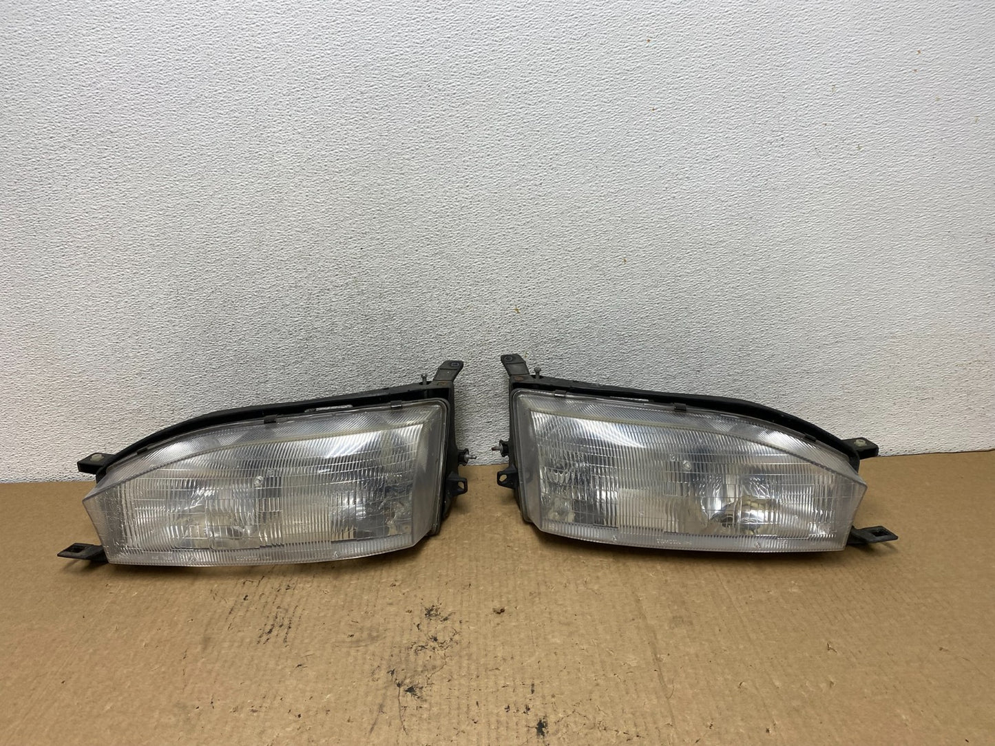 1992 1993 1994 Toyota Camry Left+Right Halogen Headlights AG2185 DW0