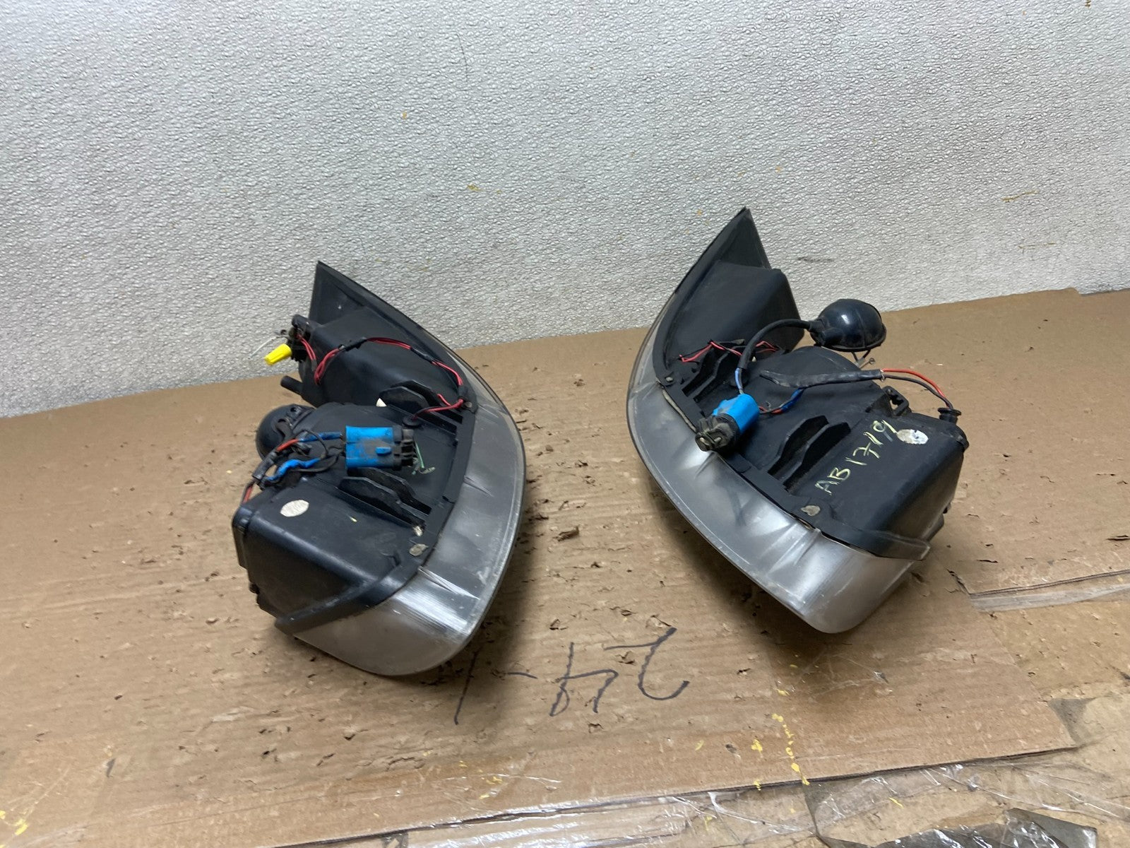 1999 to 2004 Ford Mustang Left+Right Set Side Black LED Headlights AB1719 DW14