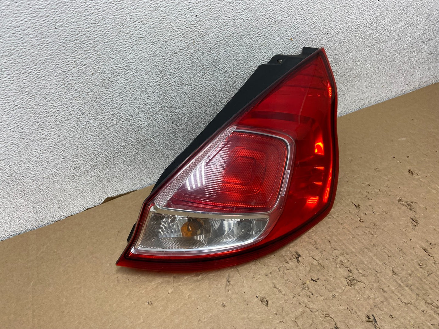 2014 to 2019 Ford Fiesta Hatchback Passenger Right Side Tail Light 4 Door AF82882