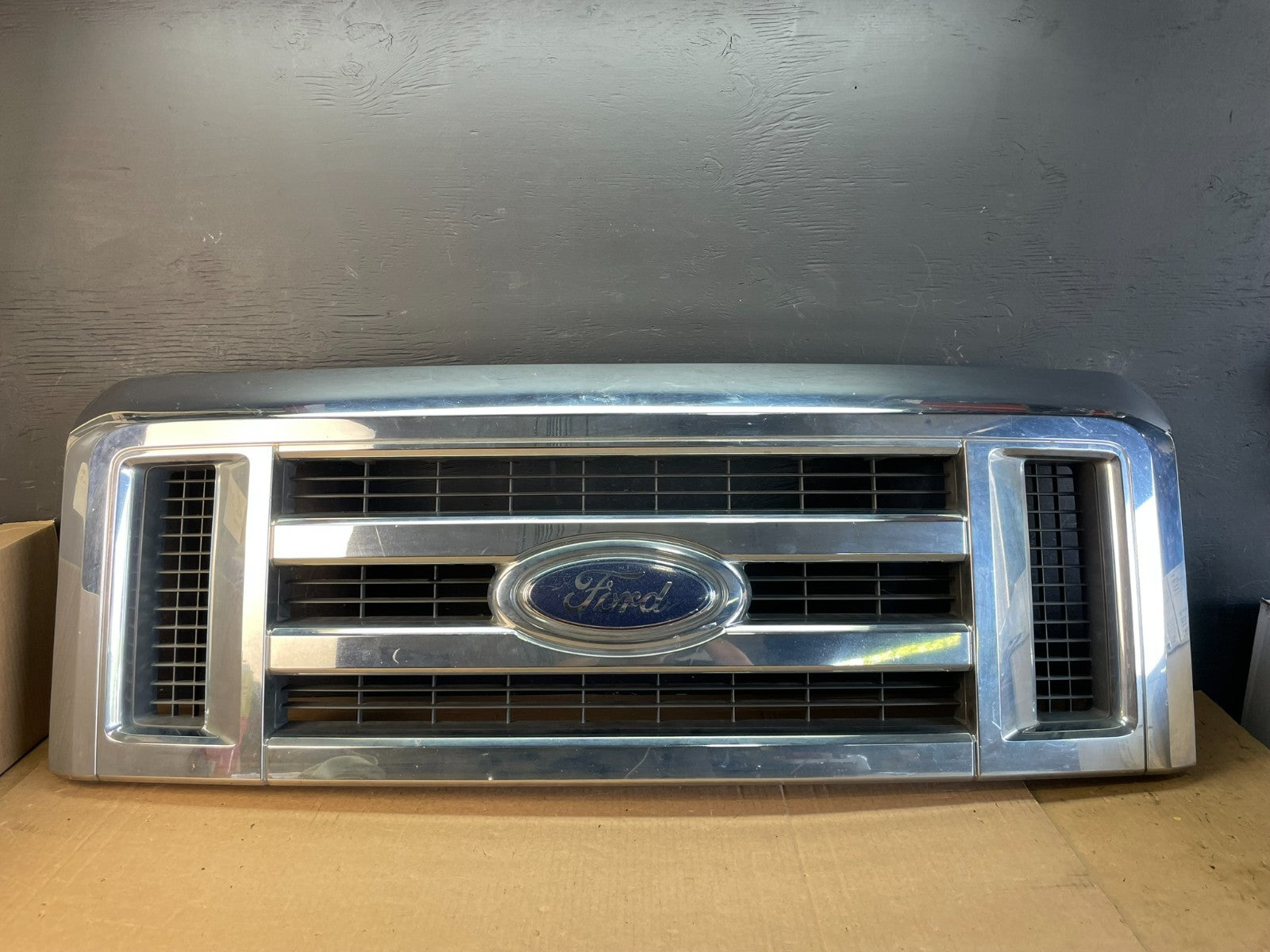 2008 to 2014 Ford Econoline E150 E250 Front Upper Chrome Grill Grille AD0252 DG0