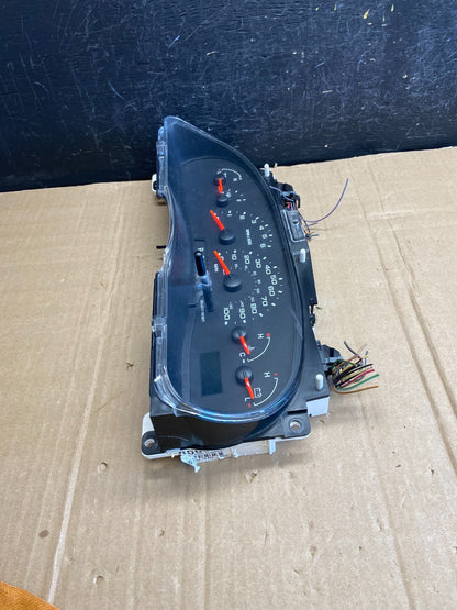 2006 Ford E350 Gauge Speedometer Cluster ad7078 DG2
